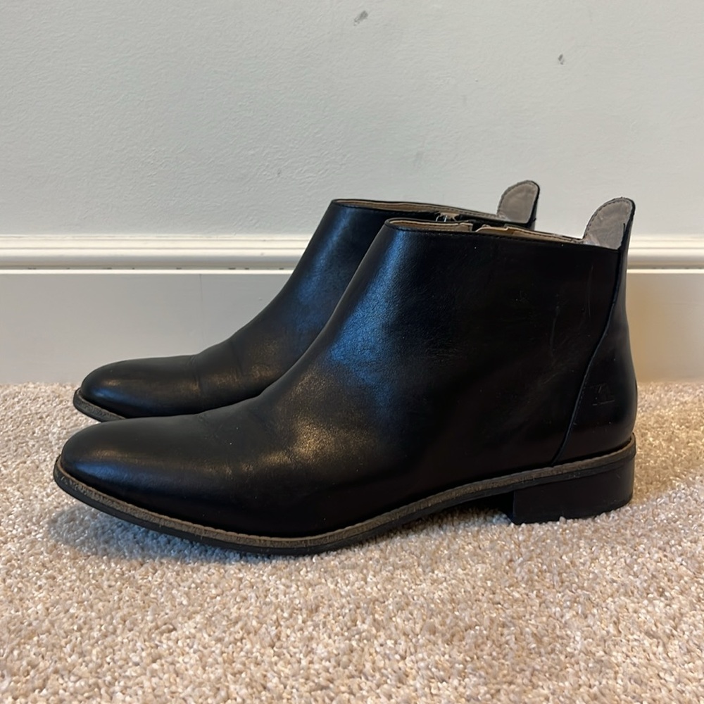 NEW Karl Lagerfeld Paris, Black Leather Ankle Boots, Size 9.5 - Picture 4 of 10